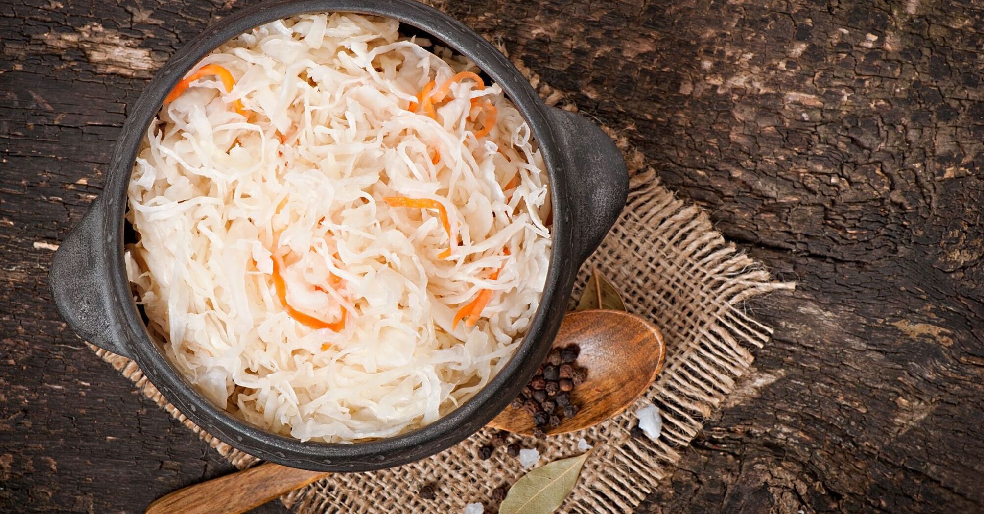 Crispy and healthy sauerkraut: how to cook it properly