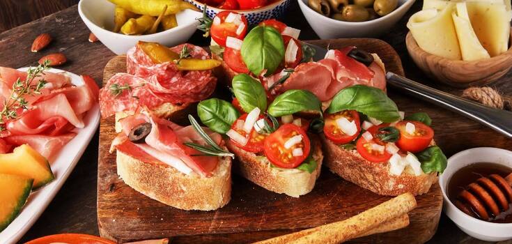 What to make light and delicious bruschettas with: top 3 options