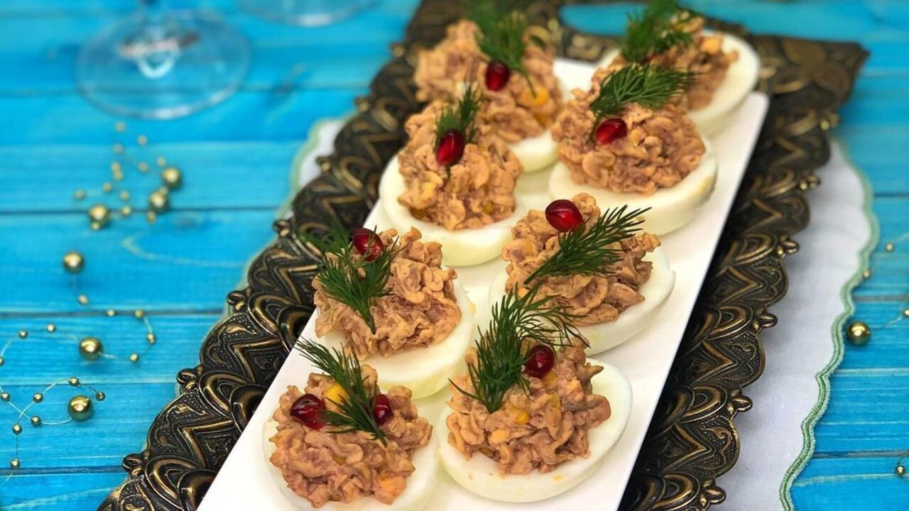 Recipe for stuffed eggs