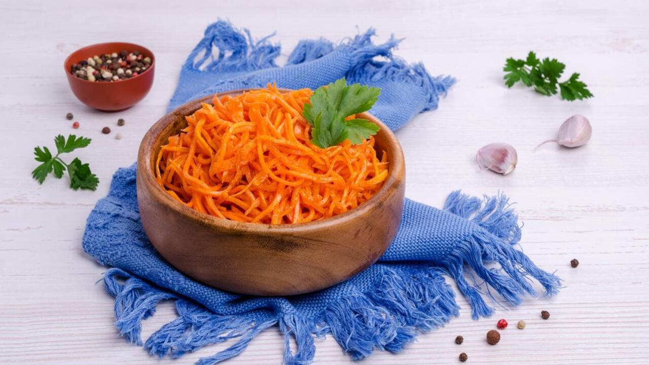 Quick Korean carrots without seasoning: a recipe for a popular appetizer