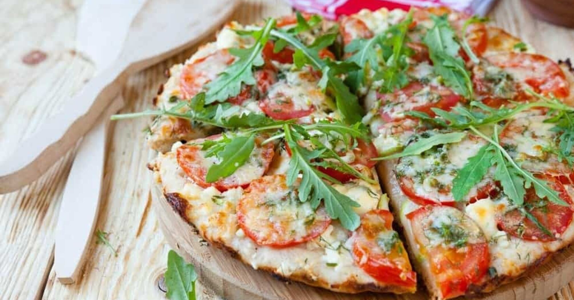 How to make pizza in 4 minutes: without rolling out the dough