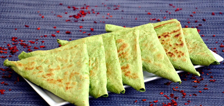 Pita bread envelopes in 15 minutes: a hearty cheese filling idea
