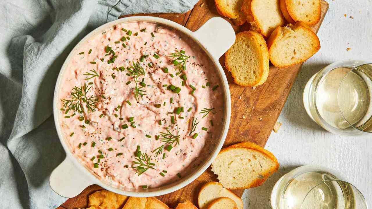 Delicious crab stick spread in 5 minutes: the easiest recipe