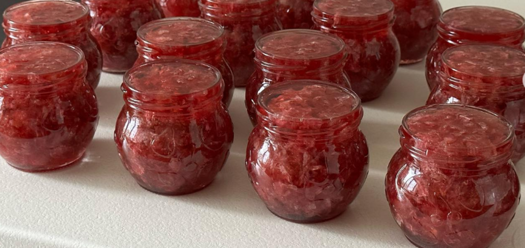 Rose petal jam: how to prepare this exquisite dessert