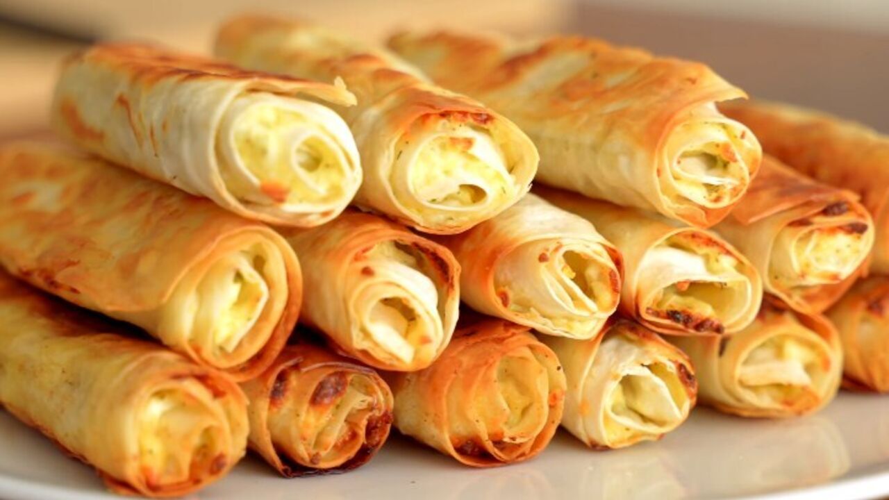 Rurki z chleba pita z serem w 20 minut: jak ugotować podstawowe danie