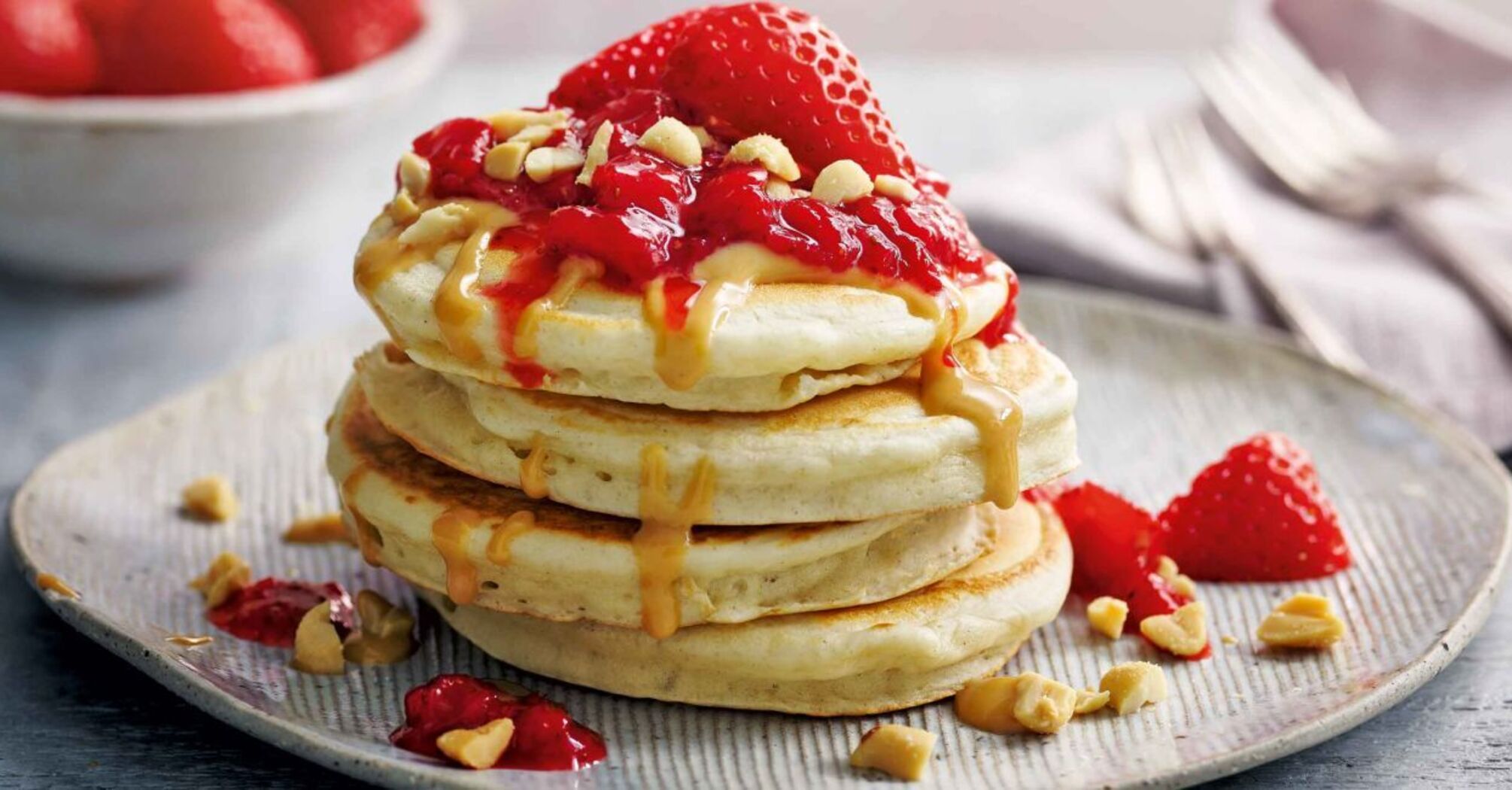 Simple fluffy pancakes: the most successful batter