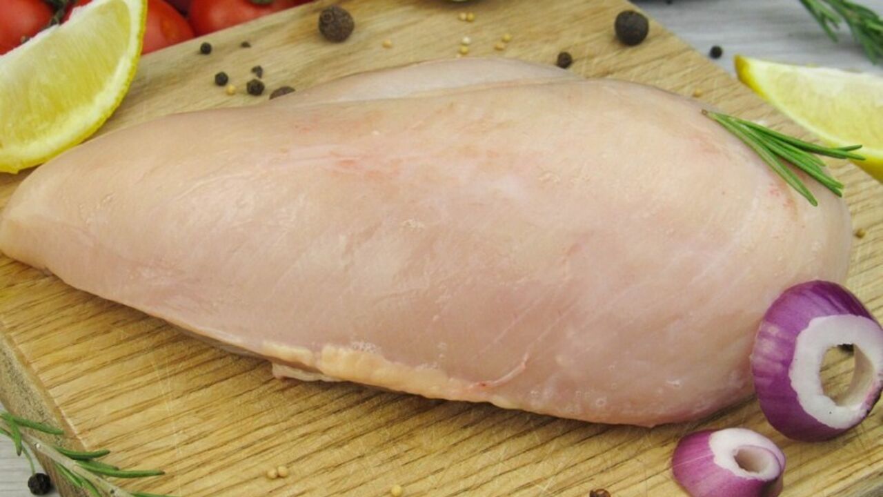 What to cook from chicken fillet for dinner: a recipe for a very satisfying dish