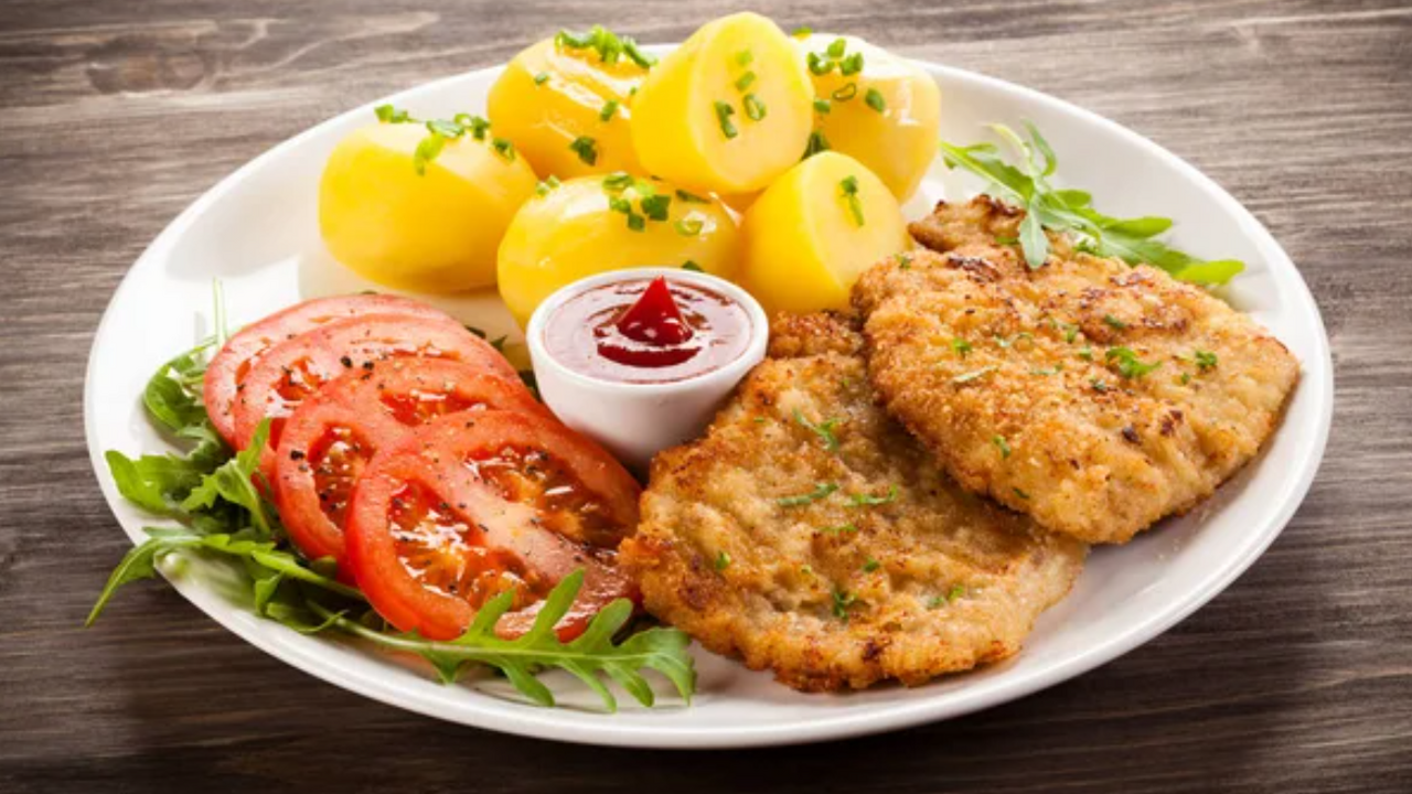 Chops in mineral water: sharing a life hack for cooking the perfect dish