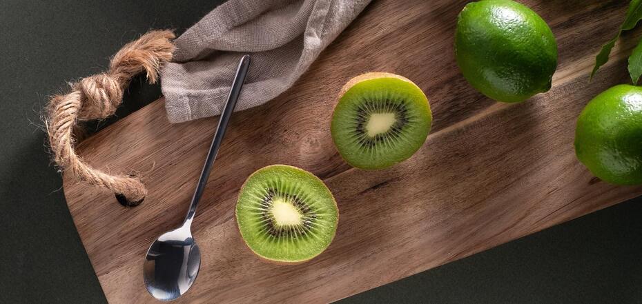 Ripe kiwis