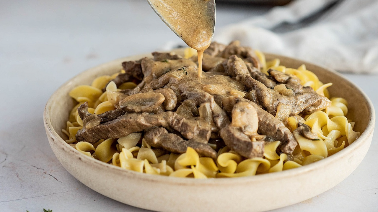 How to cook beef stroganoff: perfect for mashed potatoes, cereals and pasta