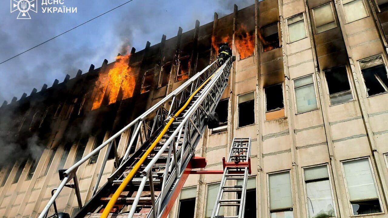 Occupants attacked Kharkiv with an X-59 missile: there are victims, some people can be under the rubble. Photo