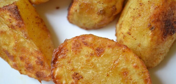 The best way to cook baked jacket potatoes: a chef explains how to create a real masterpiece in 10 minutes