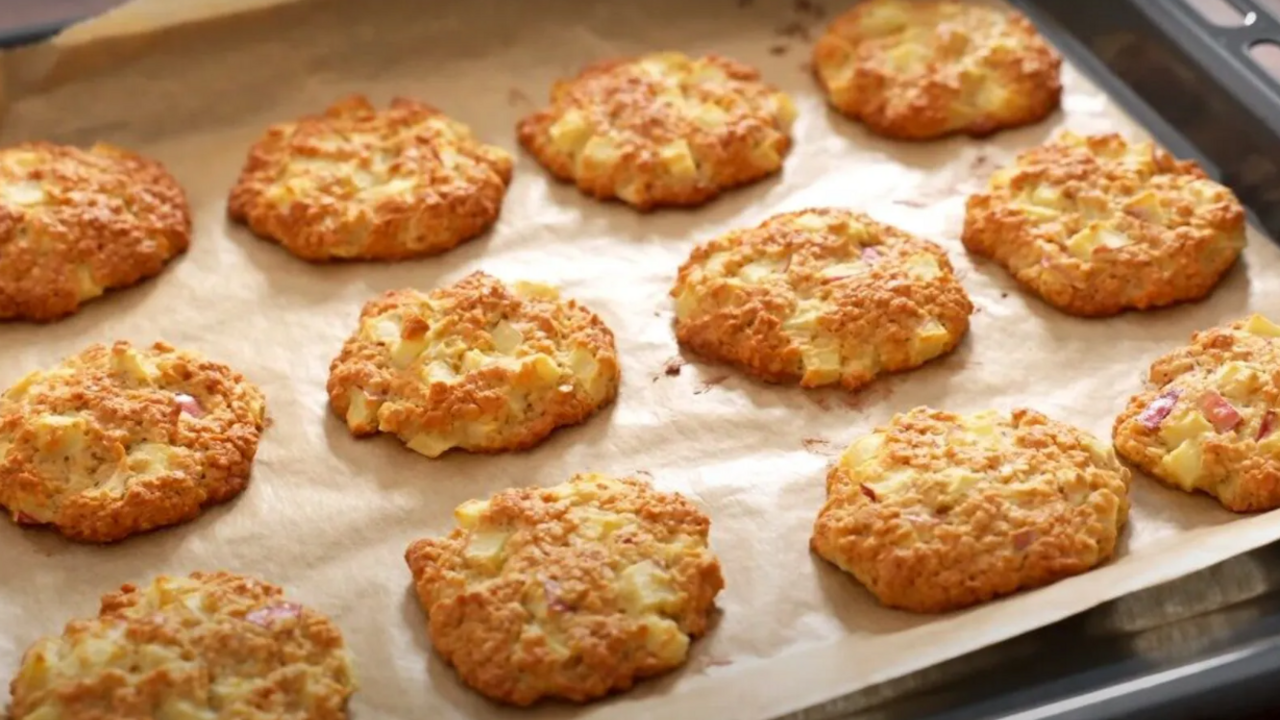 Flavored apple cookies: simple home baking in 30 minutes