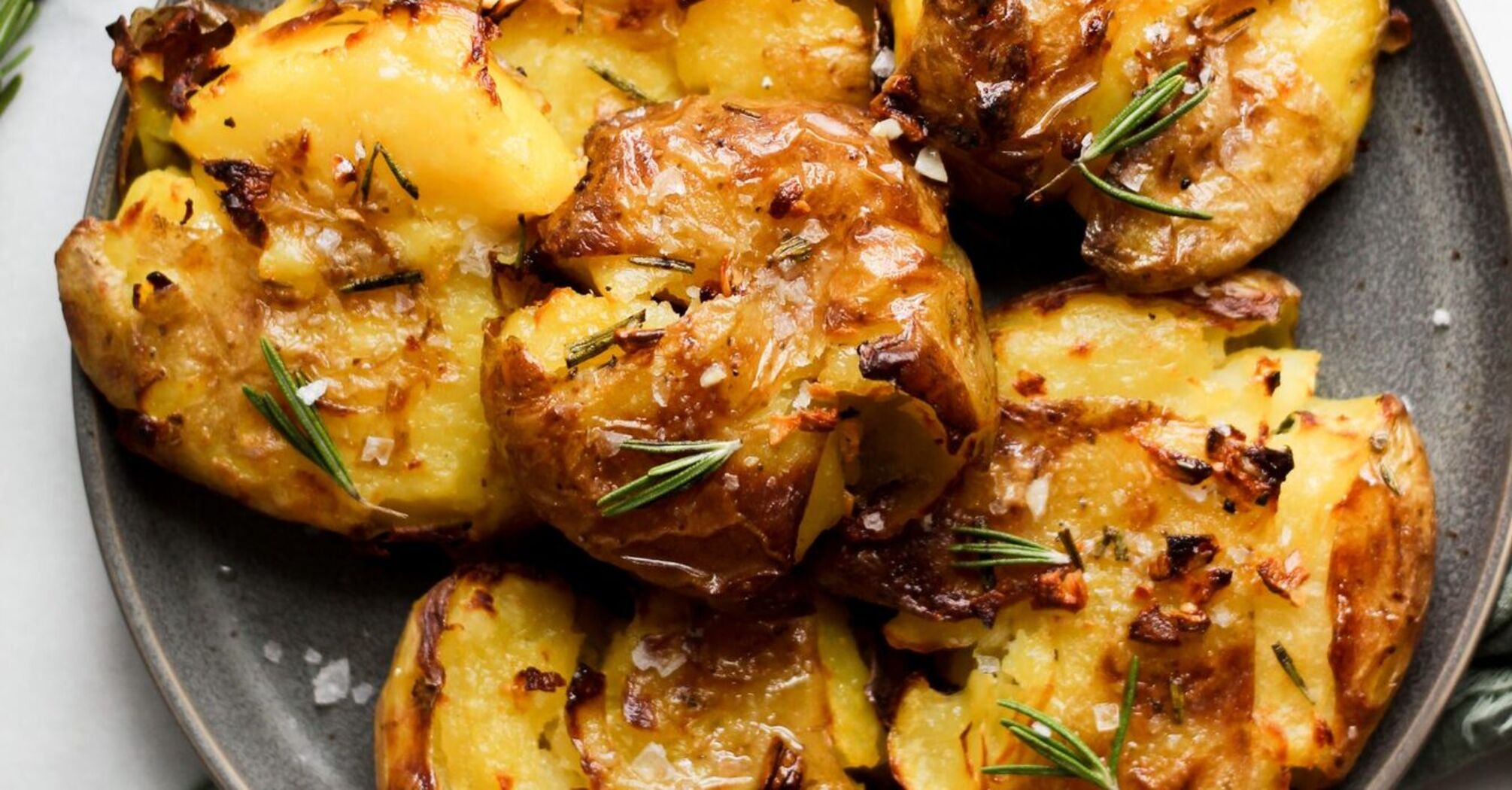 How to bake potatoes deliciously