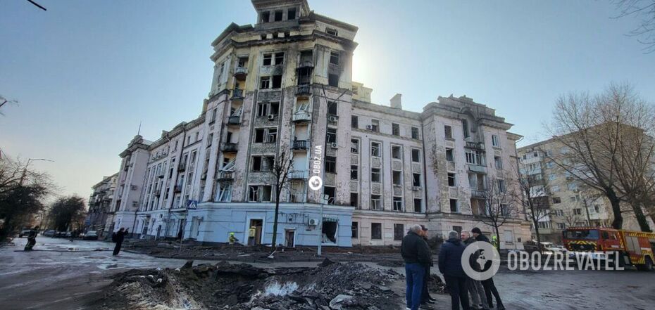 Odłamek rakiety uderzył w budynek, który przetrwał II wojnę światową.