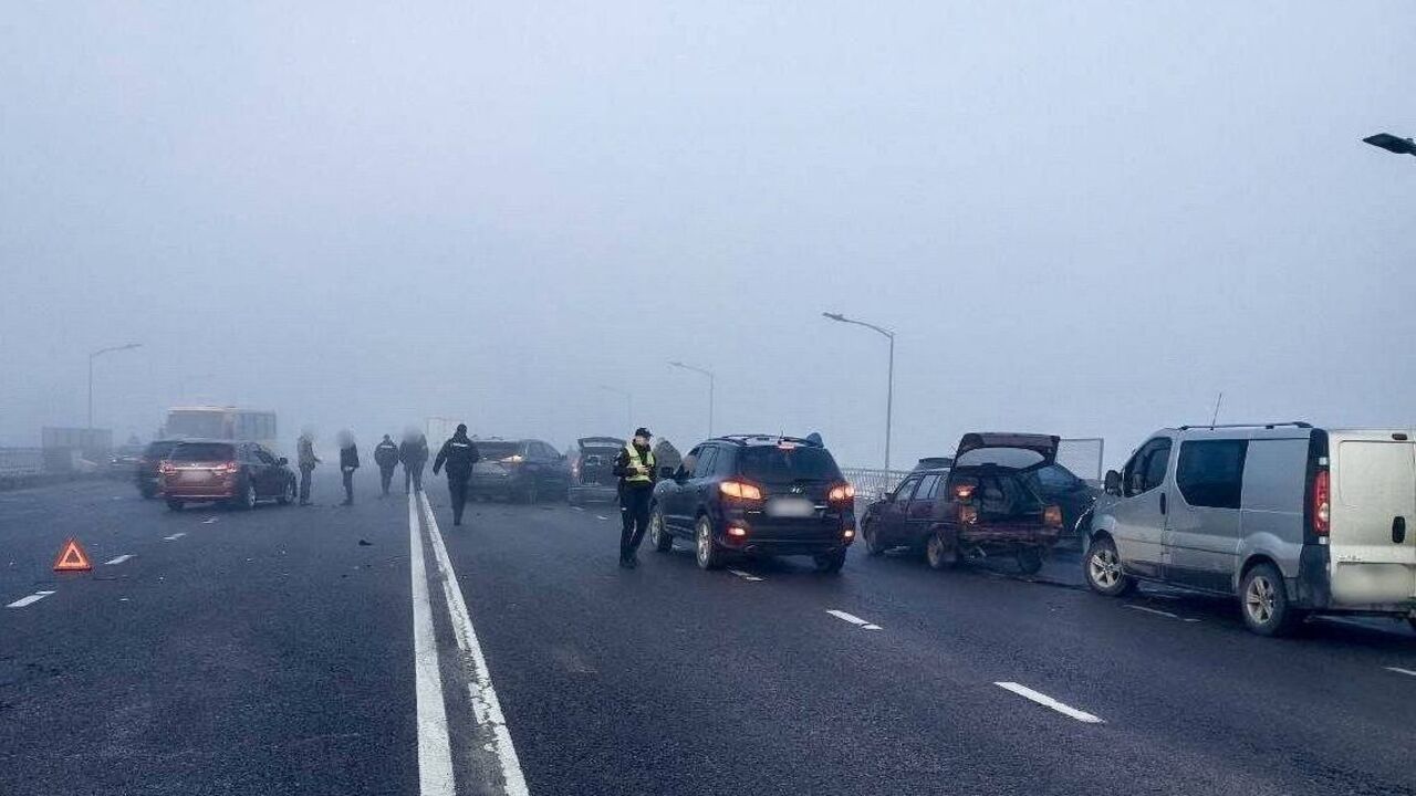 A large-scale accident occurred in Lviv, 27 cars collided: details and video from the scene of the accident appeared