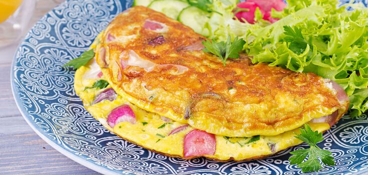 Delicious and healthy breakfast for every day: egg pancake with vegetables and cheese