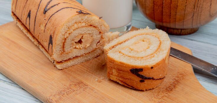 Bright and tasty carrot roll: a great dish for both everyday and festive table