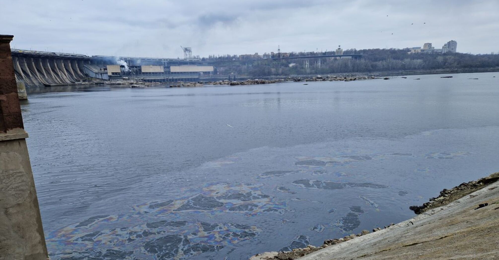 Russia strikes at DniproHES