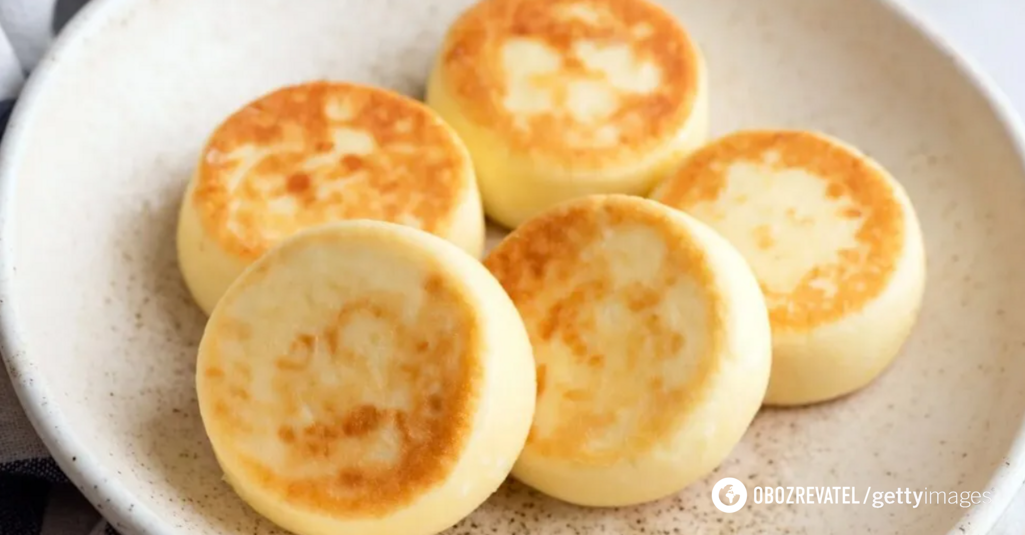 Cheesecakes in a new way for breakfast: cooked in the oven
