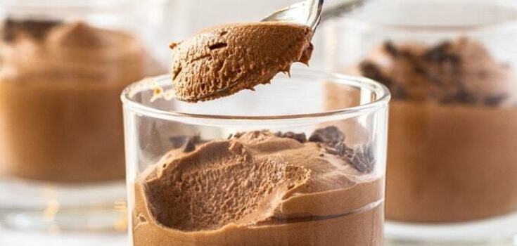 Chocolate dessert in 5 minutes, like ice cream: you only need 4 ingredients