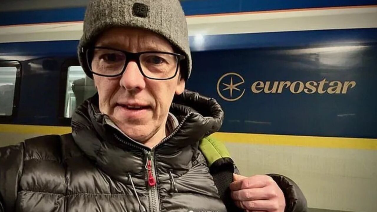 Письменник-мандрівник повністю відмовився від польотів і знаходить способи подорожувати без літака