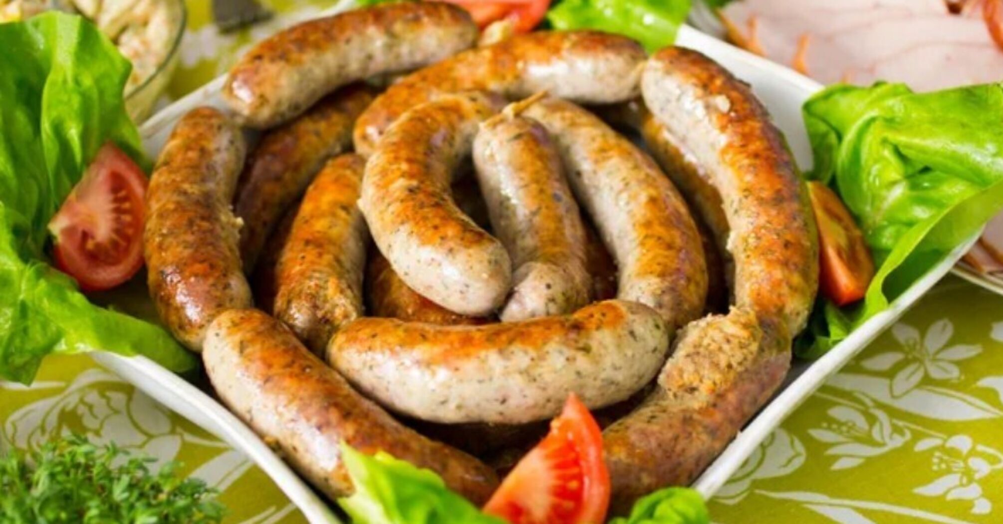 Bez chemii: bezpieczna domowa kiełbasa z mięsa, smalcu i przypraw