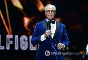 World famous designer Tommy Hilfiger named 5 things that should be in every woman's wardrobe