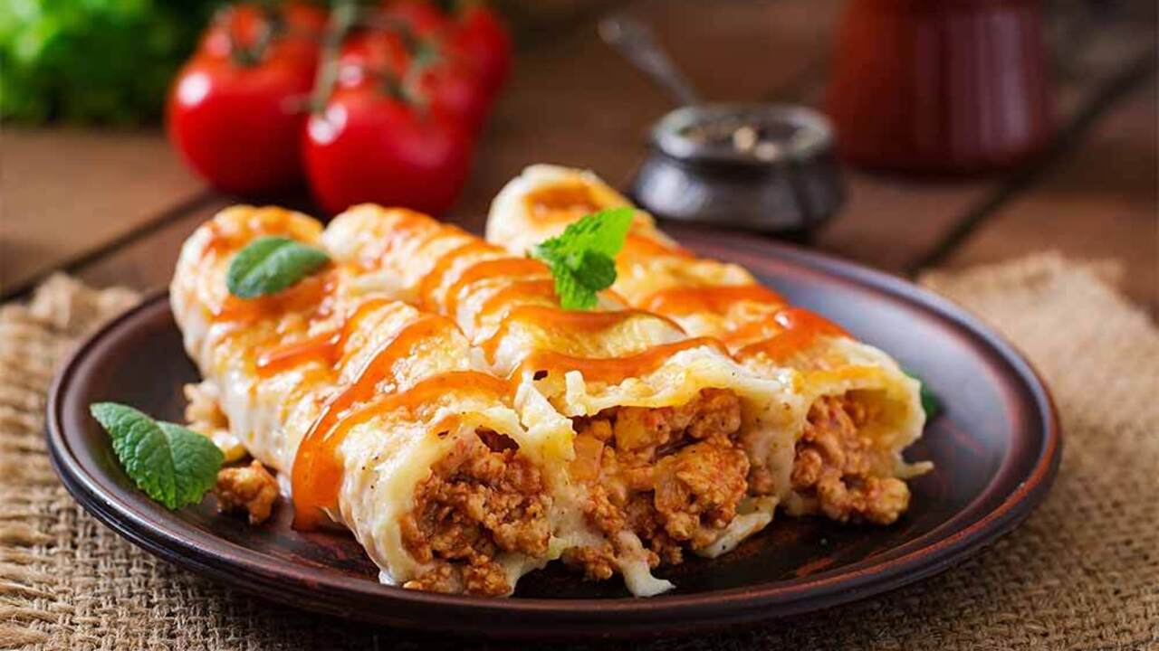 Tastier than ordinary pasta: how to cook cannelloni with minced meat for dinner