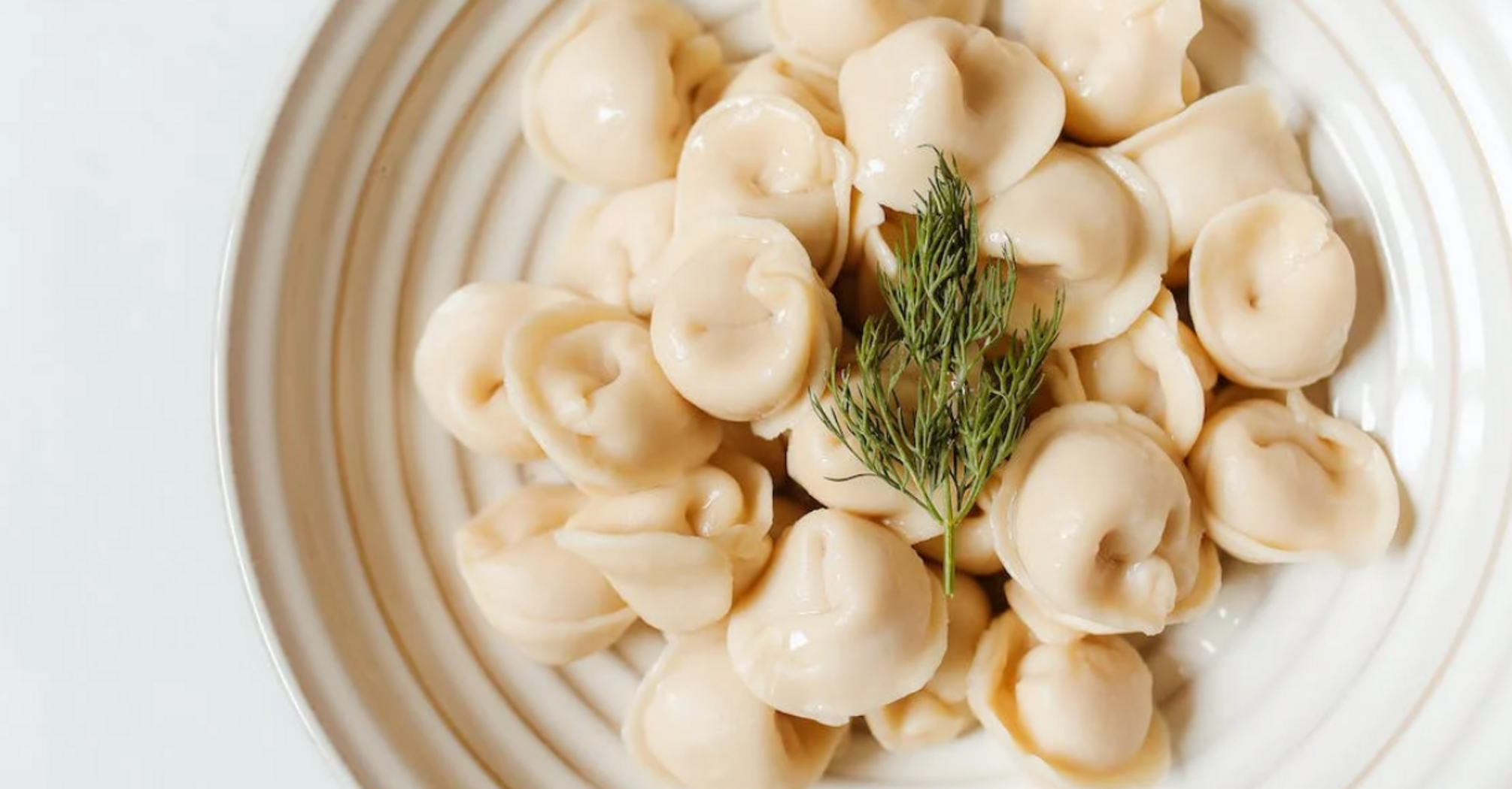 What to add to the minced meat to make the dumplings juicy: three simple ingredients