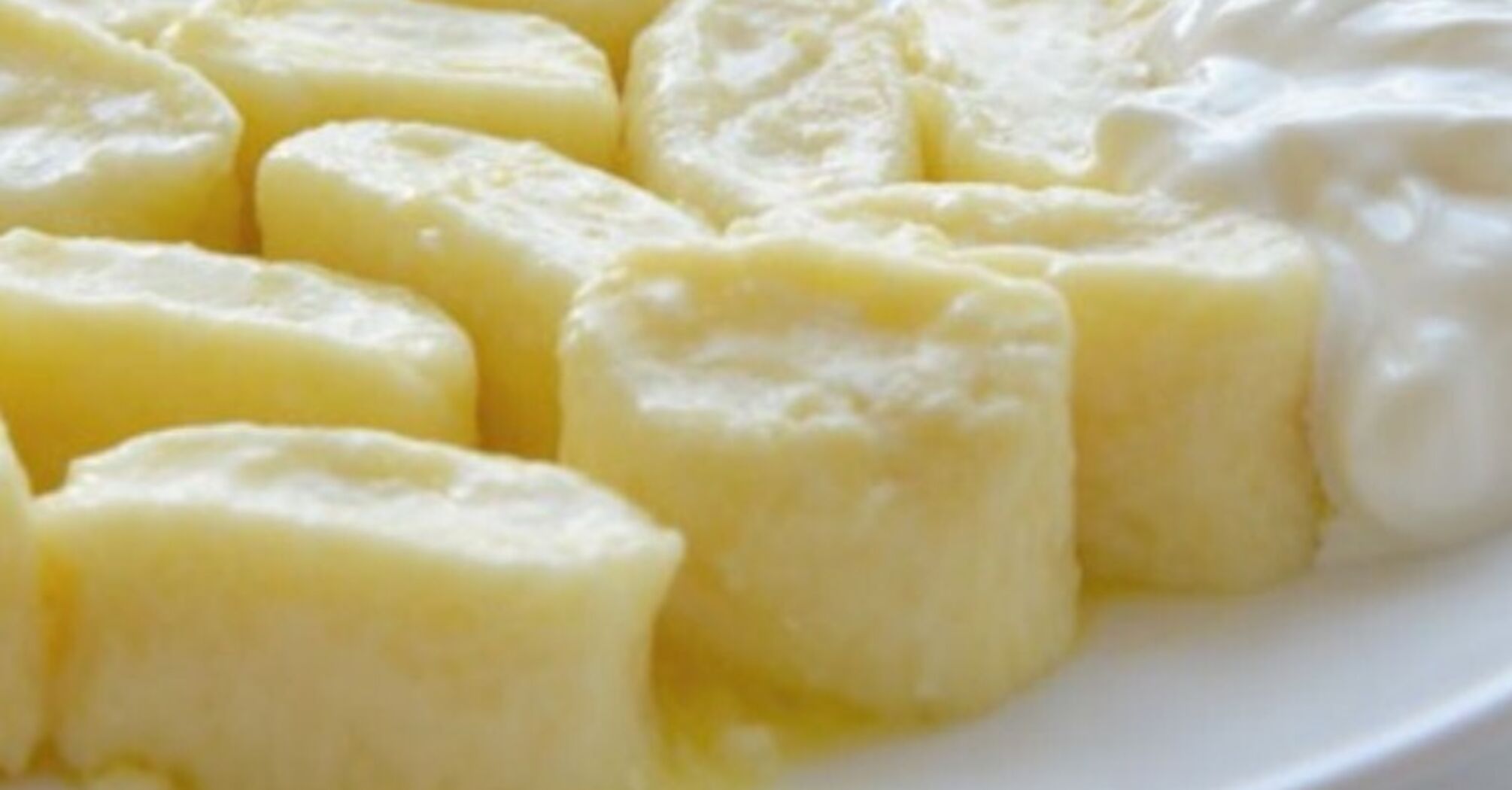 How many eggs and flour to add to the dough for lazy dumplings: they won't fall apart