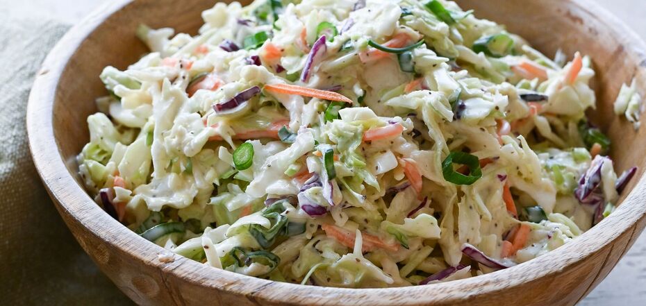 Light spring salad with Chinese cabbage: prepared without mayonnaise