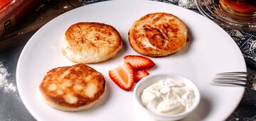 How to make delicious pancakes without milk or kefir: a simple recipe with water