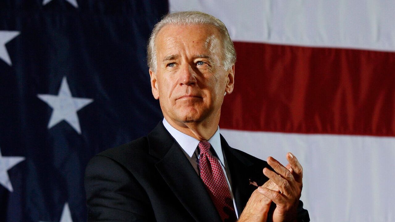 "A possible nuclear attack frightens him": Zelenskyy suggests why Biden is particularly cautious about providing Ukraine with weapons