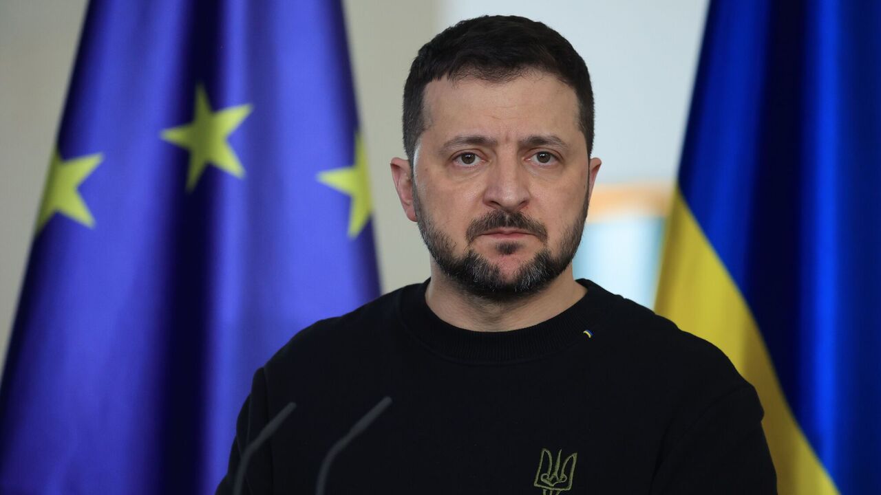 "The US reaction was not positive": Zelenskyy explains what will stop Ukraine from striking Russian refineries