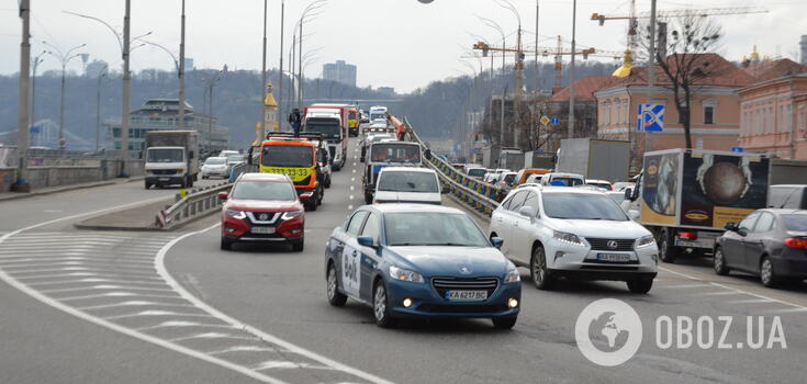 У Києві зранку виникло кілька великих заторів
