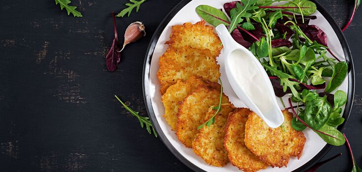 Main mistakes when cooking potato pancakes are named: they turn out dull and unpalatable