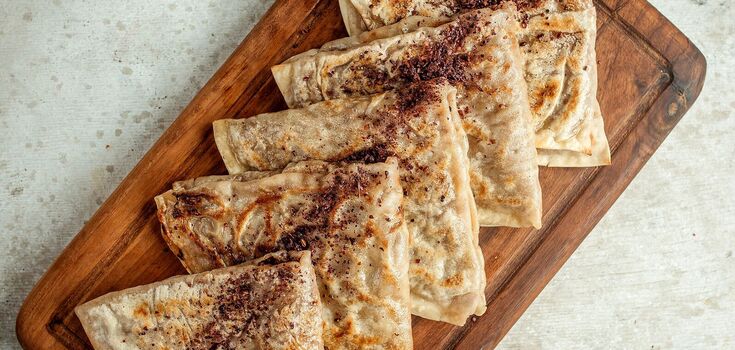 How to make crispy pies without dough: a simple recipe with pita bread
