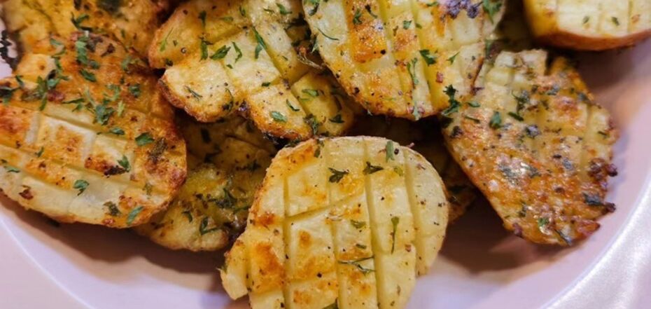What to do with potatoes to make them bake faster: life hack