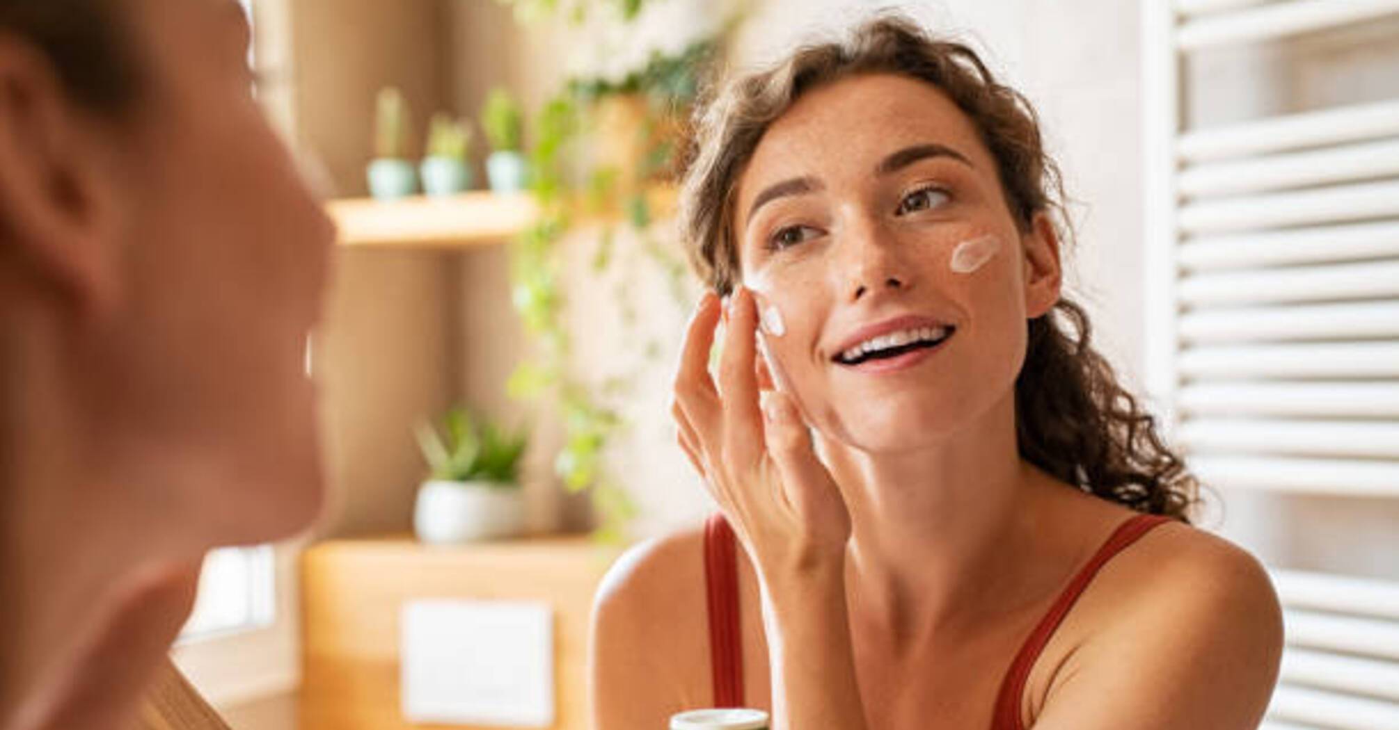 Выходите на улицу? Возьмите с собой эти средства по уходу за кожей