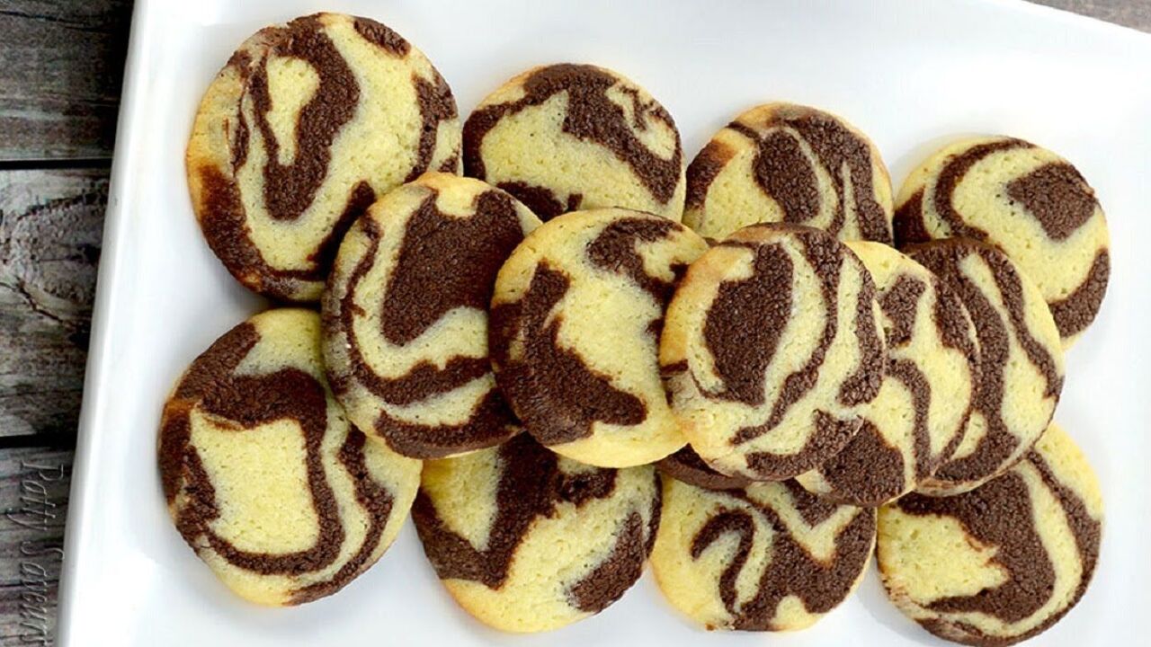Elementary homemade Zebra cookies for tea: cooks for 20 minutes