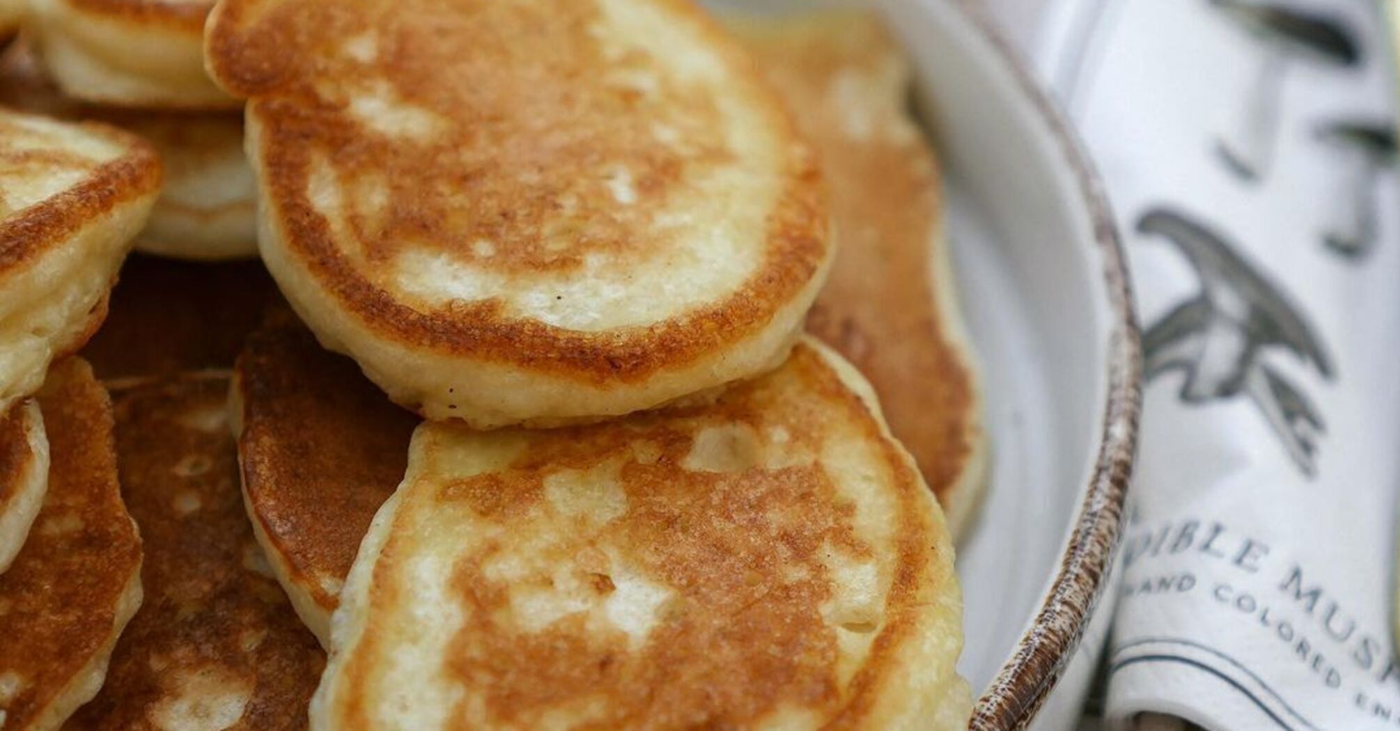Lush pancakes on kefir