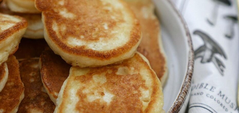 Lush pancakes on kefir
