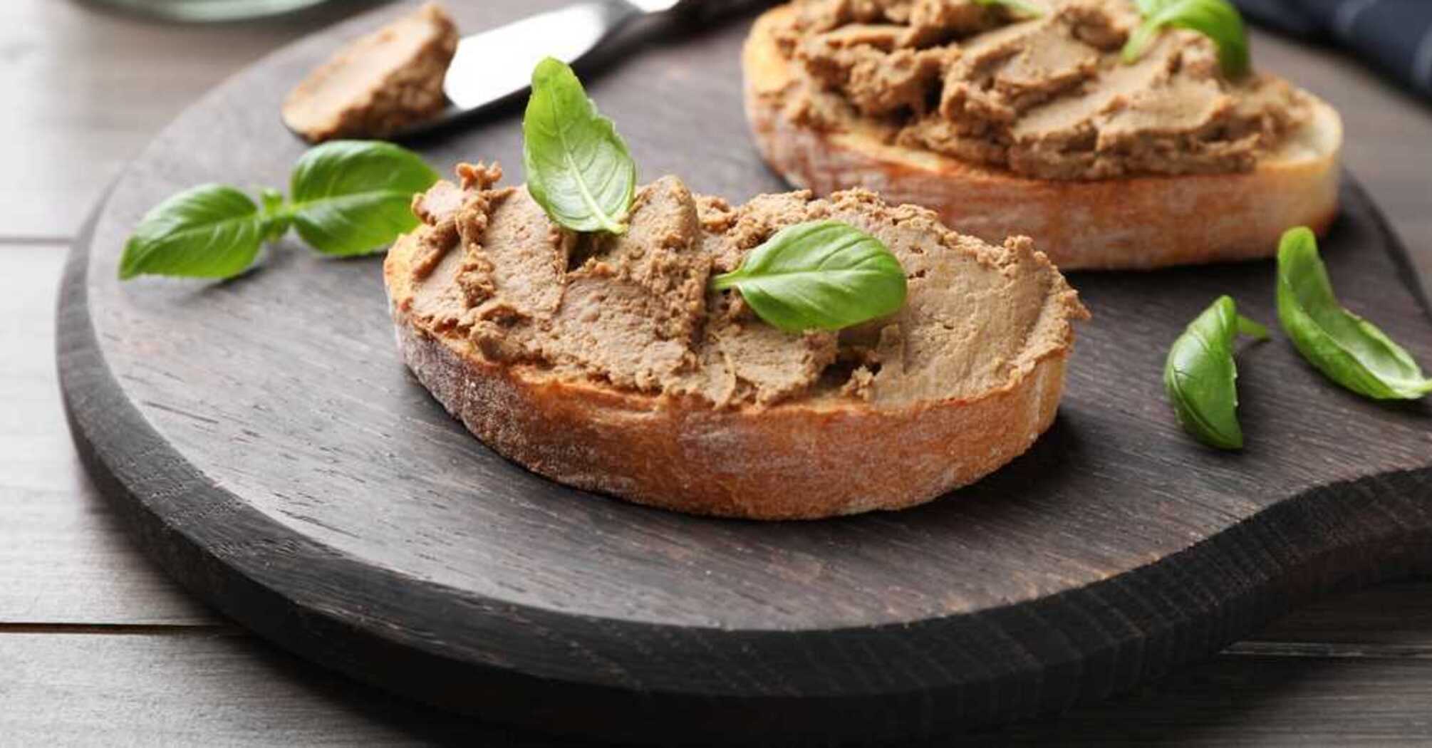 Liver pate with a special ingredient: the taste will pleasantly surprise you