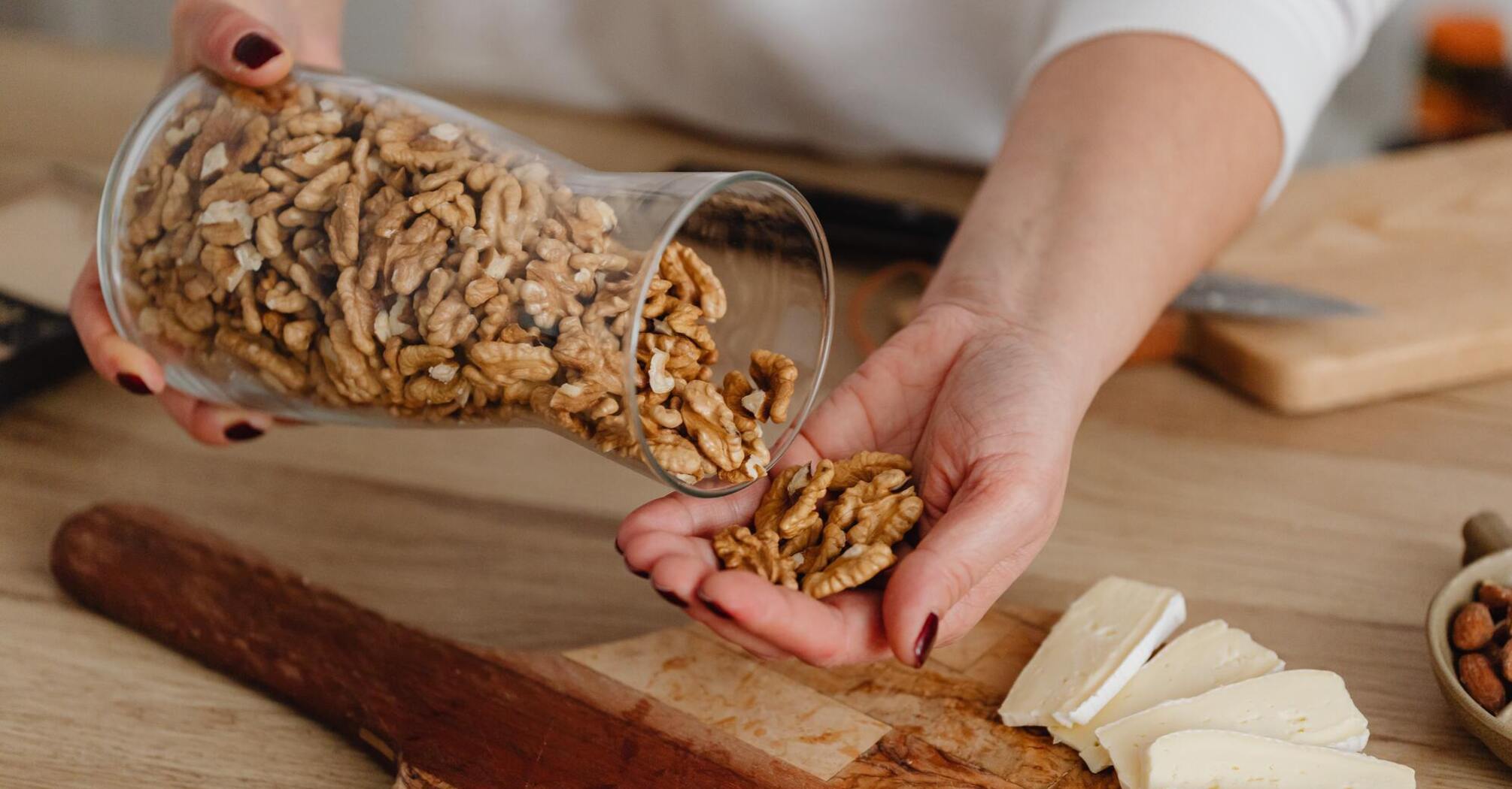 How to easily peel walnuts: effective methods