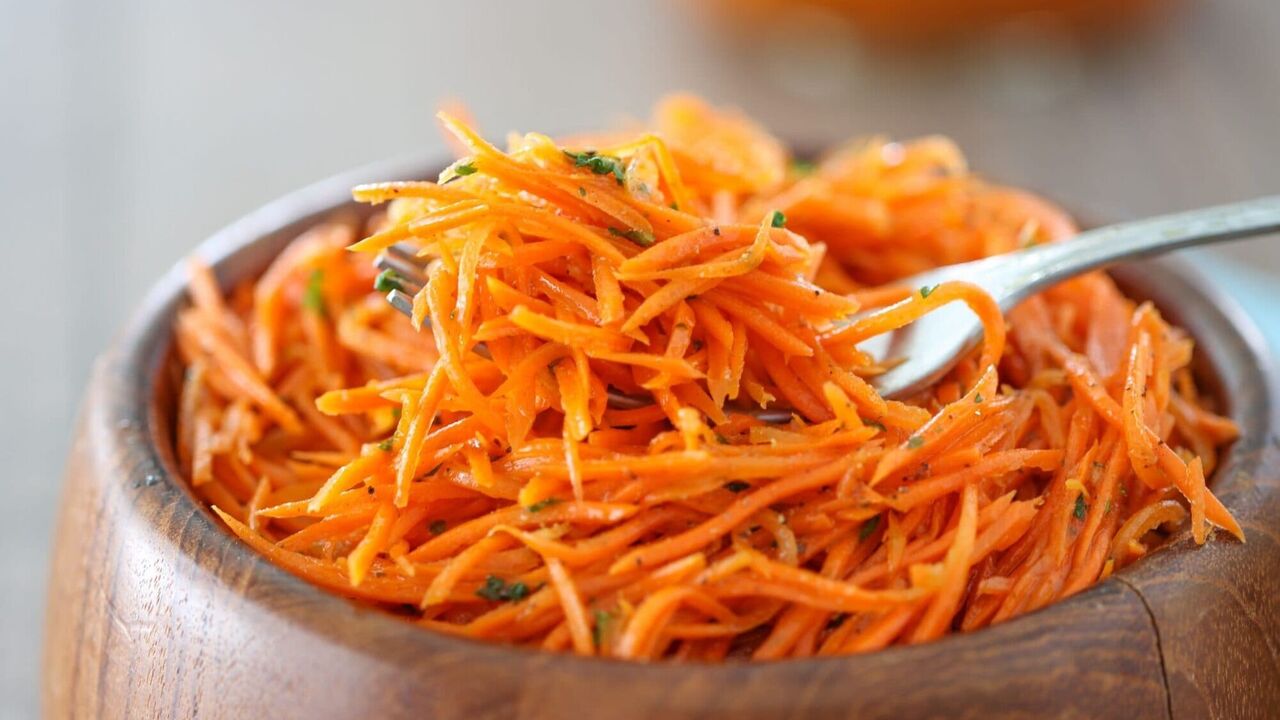 The most delicious Korean-style carrots with coriander and garlic: how long to marinate