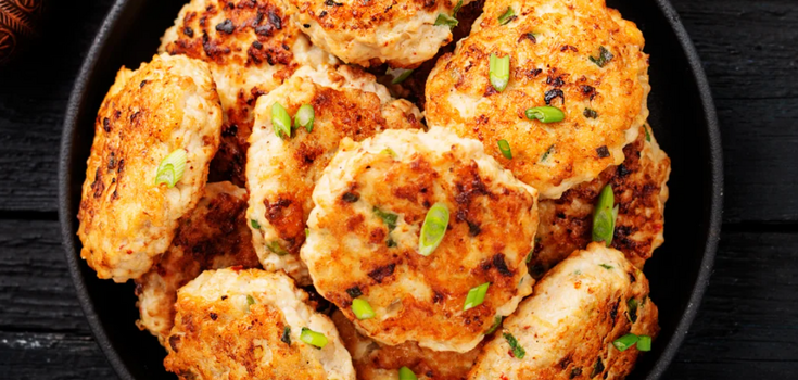 What to add to chicken cutlets to make them juicy: a simple ingredient