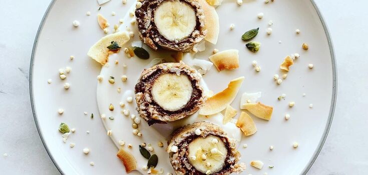 How to make sweet rolls: with fruit and delicate cottage cheese filling