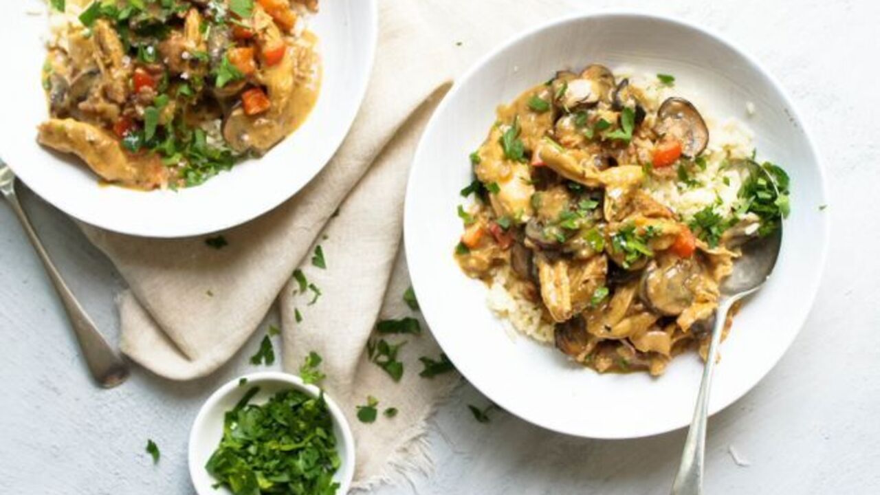 Chicken hearts with cream sauce: turn out very soft and juicy