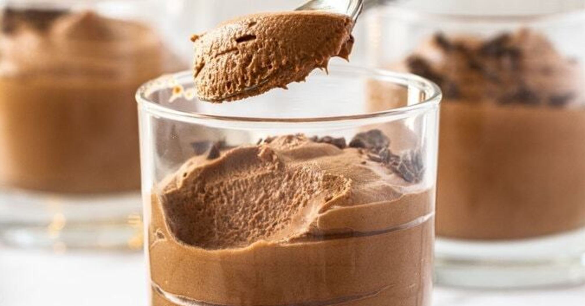 No sugar, no flour, no eggs, no baking: a budget-friendly two-ingredient chocolate dessert